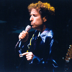 An Alternate History of Dylan's London 1995 Stand