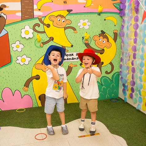 A gallery of Kat Lynas illustration and installation work for kids. 