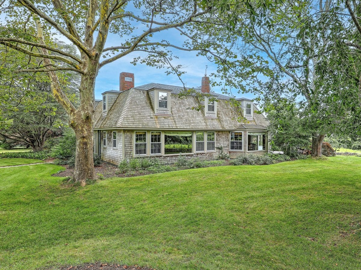 Home on Winslow Road in Little Compton sells for $2.5 million