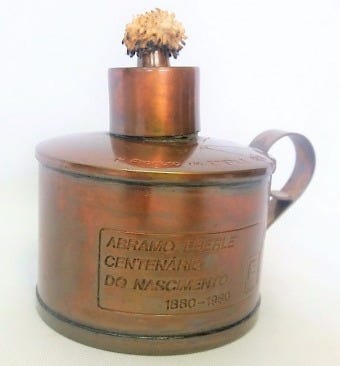 Lamparina a querosene em cobre centenario Abramo Eberle- 1880-1980.  perfeito estado e conservaçao