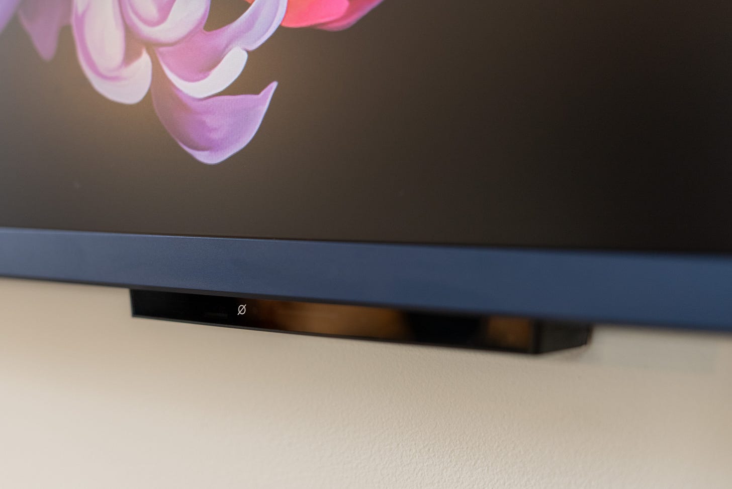 Amazon Ember Artline TV Amazon Ember Artline TV