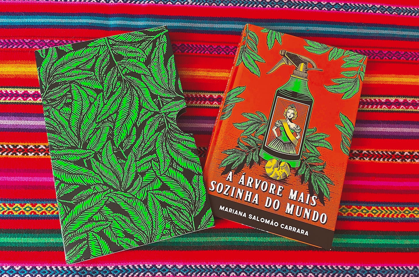 Capa do livro A árvore mais sozinha do mundo