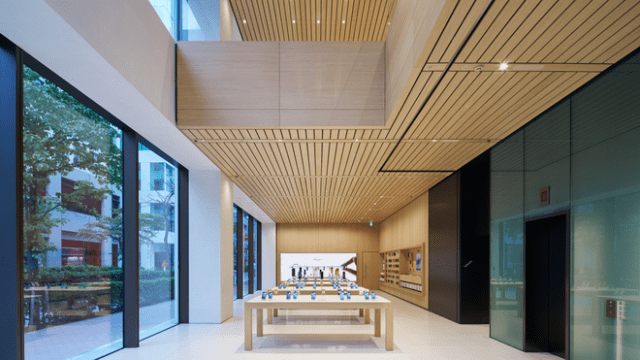 At Apple Ginza, customers can discover and shop the full lineup Apple products, including iPhone 17, iPhone Air, iPhone 17 Pro, iPhone 17 Pro Max, Apple Watch Series 11, Apple Watch Ultra 3, Apple Watch SE 3, and AirPods Pro 3.