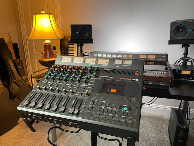 TASCAM 246 ポータスタジオ Tascam 246: The Legendary 4-Track Portastudio