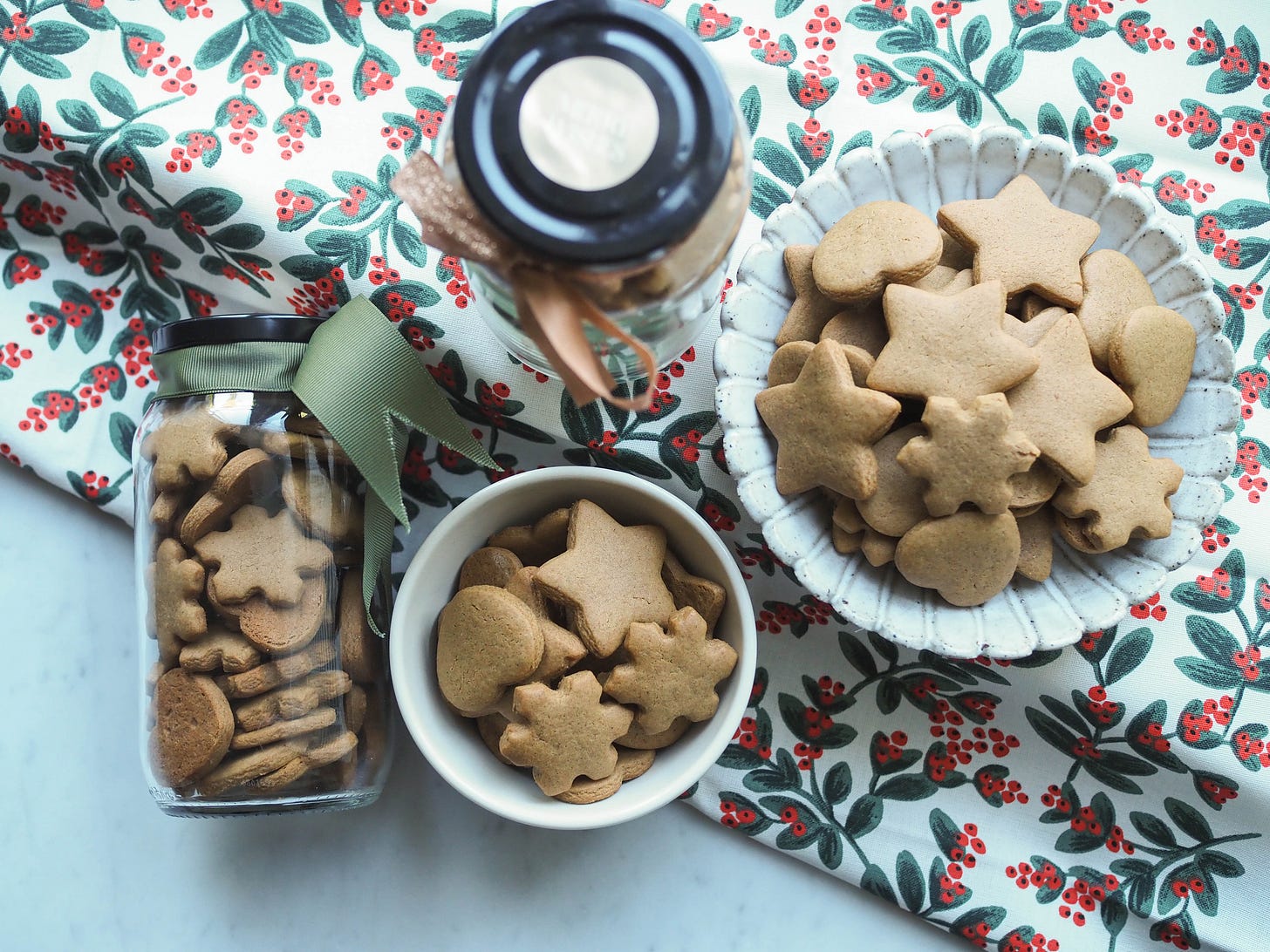 mini gingerbread cookies