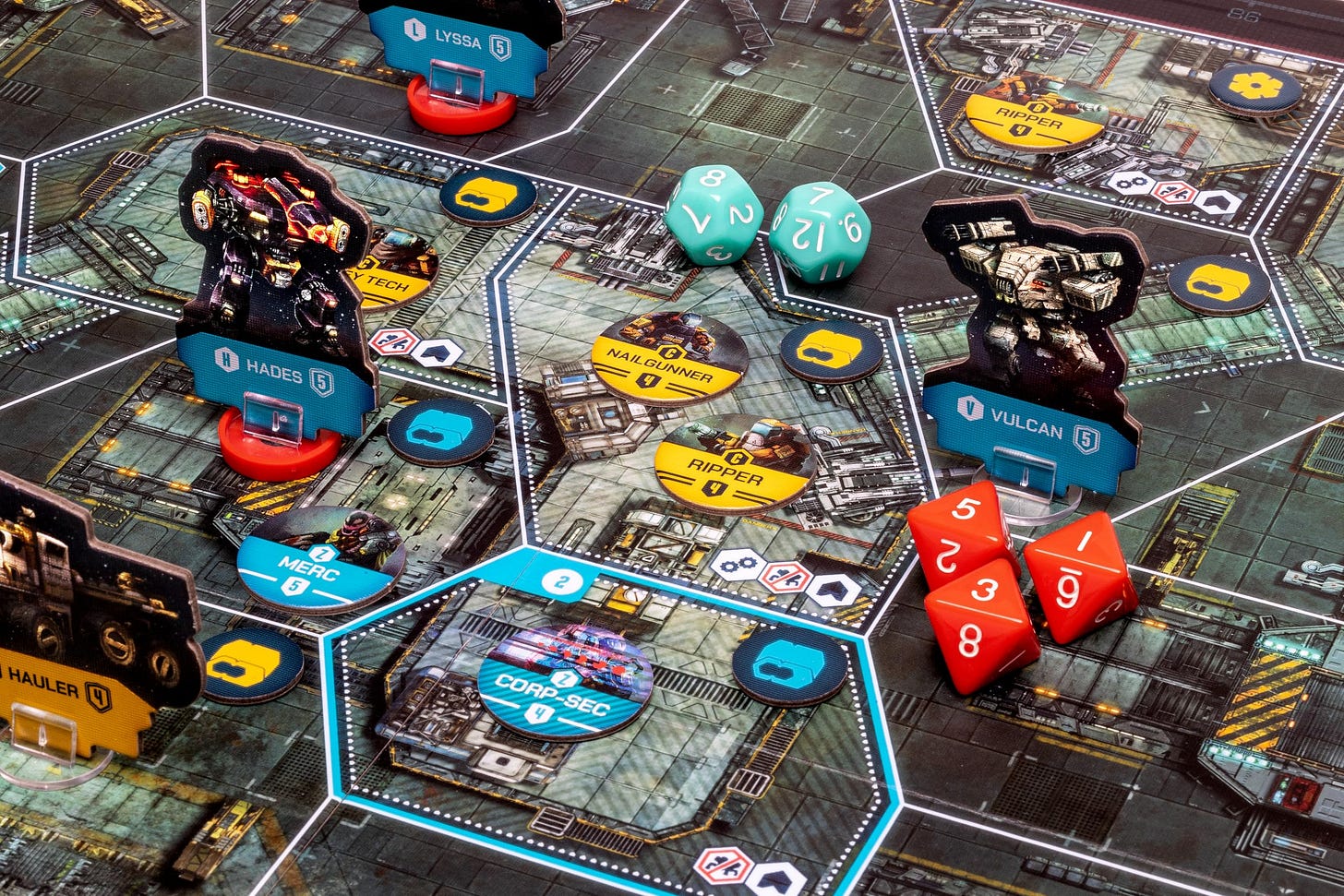 Amazon.com: Osprey Games Undaunted 2200: Callisto : Thompson, David,  Benjamin, Trevor, Digby, David, Turczi, Dávid, MacDonald, Roland: Toys &  Games