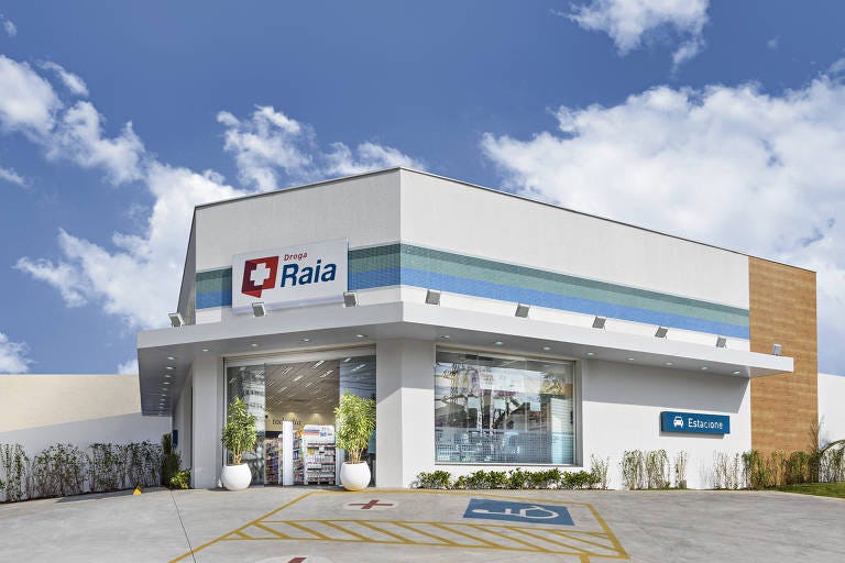 Aos 116 anos, Droga Raia inaugura a milésima farmácia - 28/04/2021 - Droga Raia - Estúdio Folha Aos 116 anos, Droga Raia inaugura a milésima farmácia - 28/04/2021 - Droga Raia - Estúdio Folha