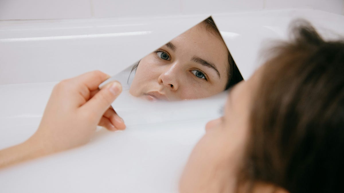 Should You Bathe Before or After Eating? - by Amanur 🍁