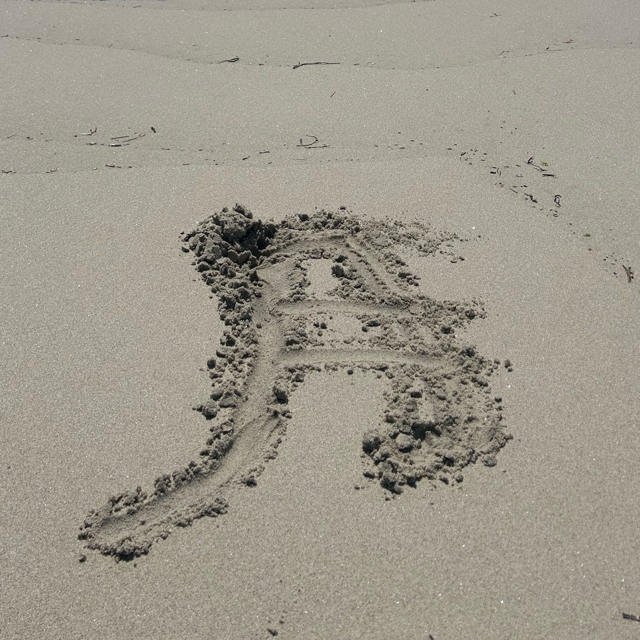 Moon and Mouth logo