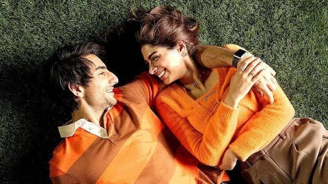 Hot take 🌶️🌶️🌶️: Naadaniyan is a Korean coded Bollywood rom com and it's  likely to do well with a tween crowd : r/BollywoodHotTakes