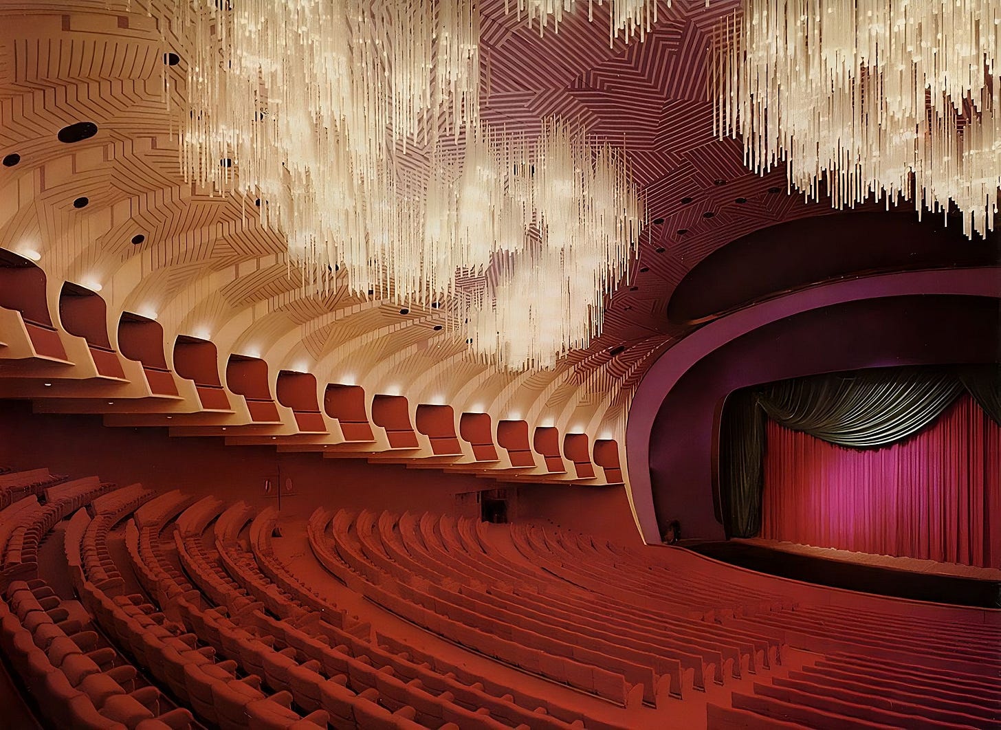 Teatro Regio - Turin - Arrivalguides.com