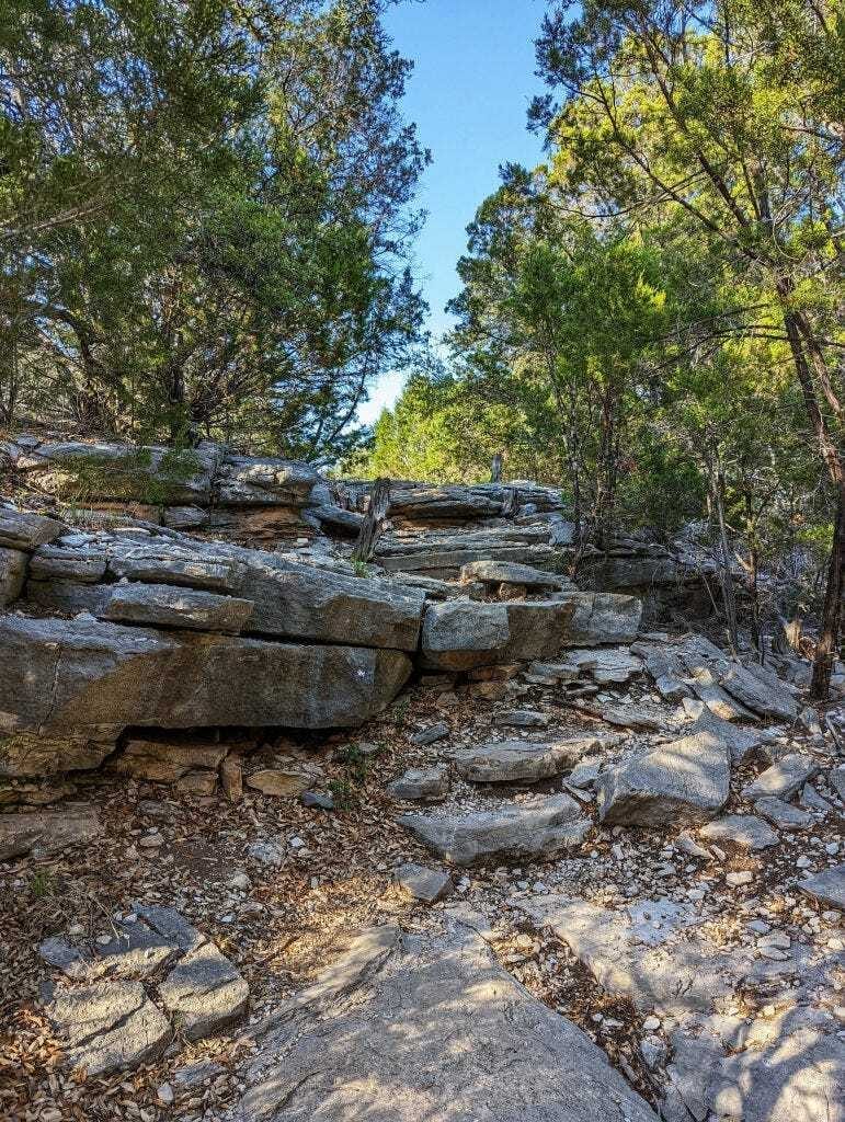 Gorman Falls trail rock formations