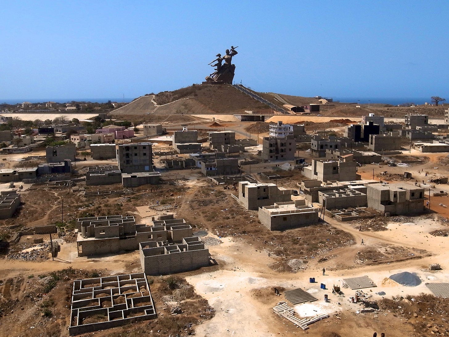 Buildings in the immediate vicinity of the monument, 6 March 2011