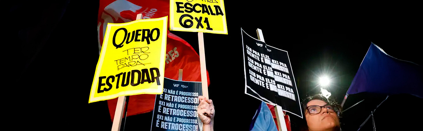 Trabalhadores e movimentos sociais fazem manifestação pelo fim da escala de trabalho 6 x 1 e pela taxação dos super-ricos, na Praça XV, no Rio de Janeiro, em julho de 2025 (Foto: Fernando Frazão/Agência Brasil) Trabalhadores e movimentos sociais fazem manifestação pelo fim da escala de trabalho 6 x 1 e pela taxação dos super-ricos, na Praça XV, no Rio de Janeiro, em julho de 2025 (Foto: Fernando Frazão/Agência Brasil)