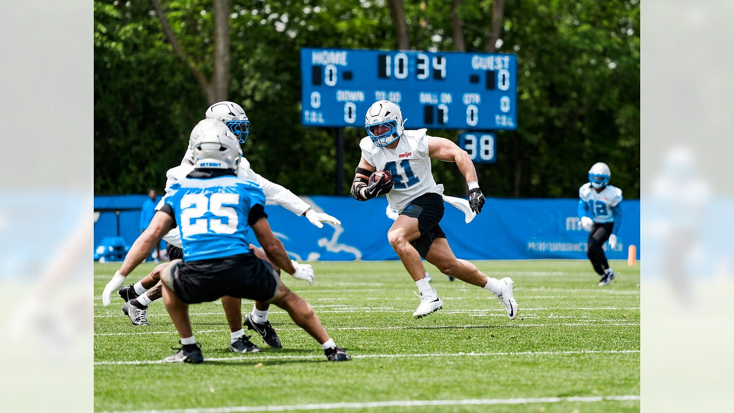 Jimmy Rolder right elbow brace seen at Detroit Lions OTA 2026 Jimmy Rolder right elbow brace seen at Detroit Lions OTA 2026