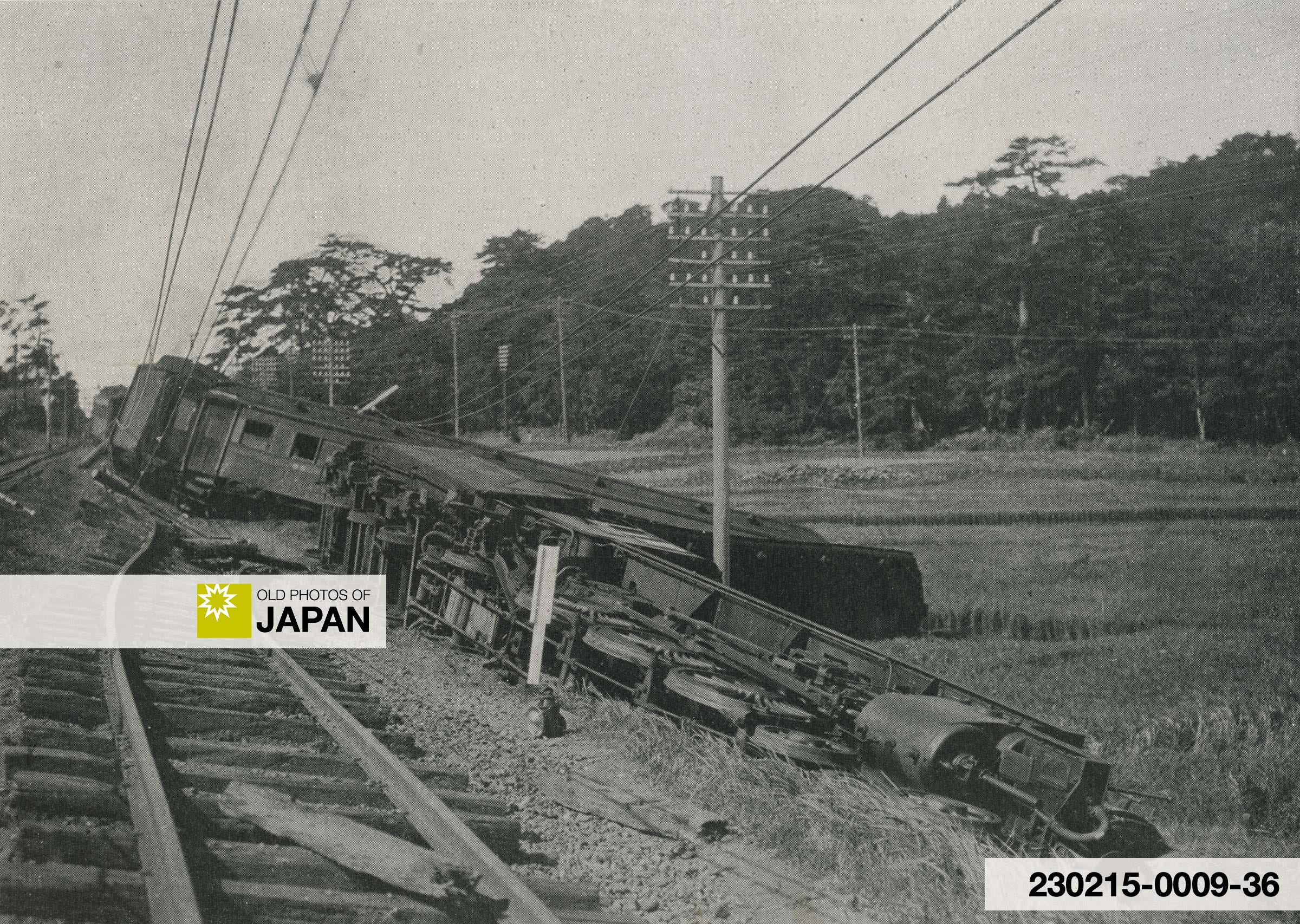 A passenger train wrecked near Oiso, Kanagawa Prefecture, 1923 A passenger train wrecked near Oiso, Kanagawa Prefecture, 1923