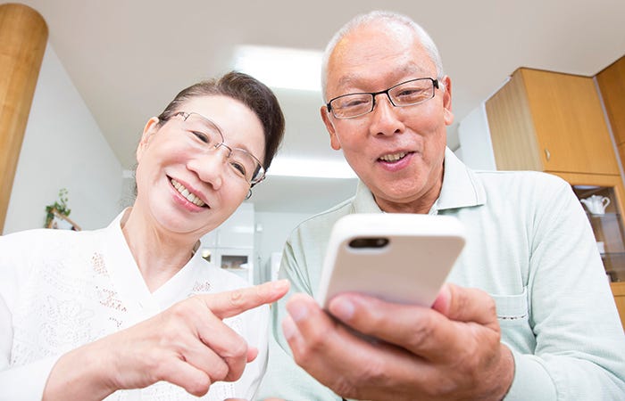 今ドキの高齢者はスマホで天気チェック？〜広がる高齢者のスマートフォン利用〜 | 合同会社.JP