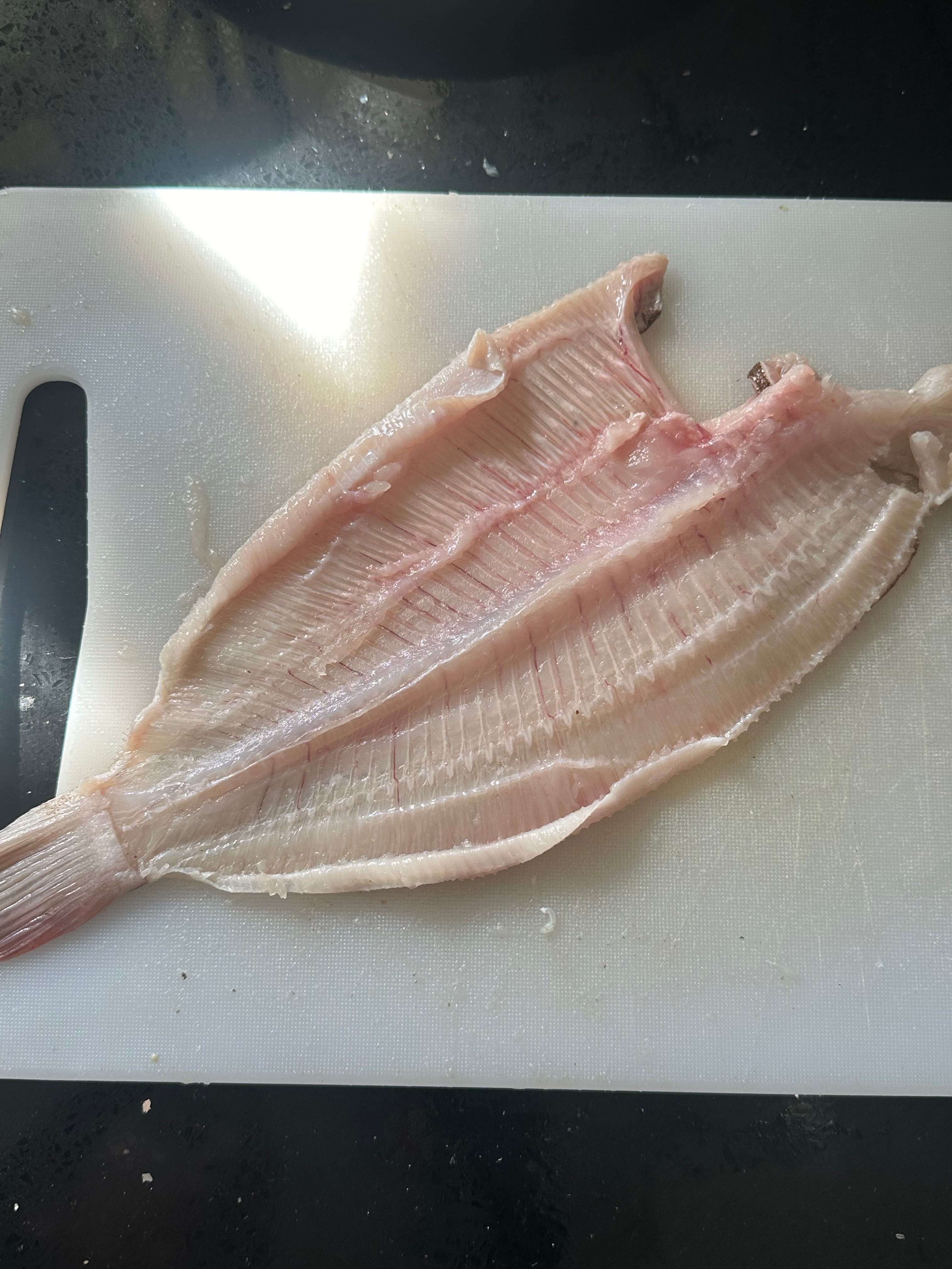 Filet Fish White FFT 11: Filleting White Fish - by Laila Mirza