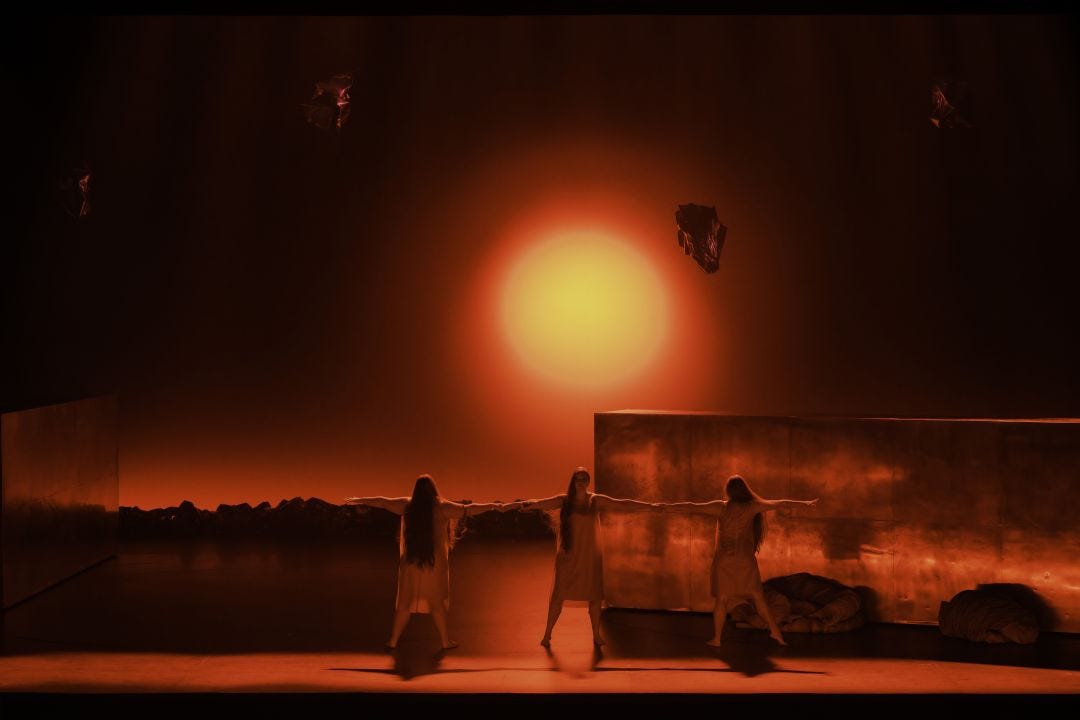 La Monnaie De Munt's production of Götterdämmerung (Photo: Monika Rittershaus)