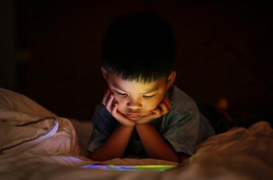 Résultat de recherche d'images pour "écarter vos enfants des ecrans"