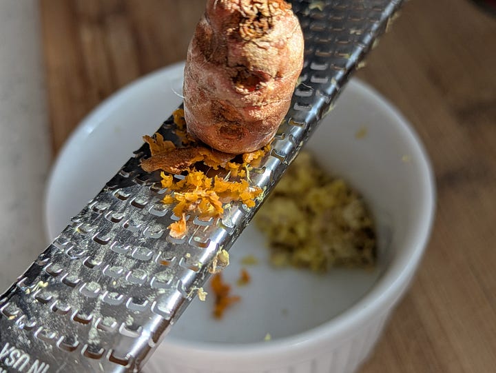 Fresh and powdered turmeric.