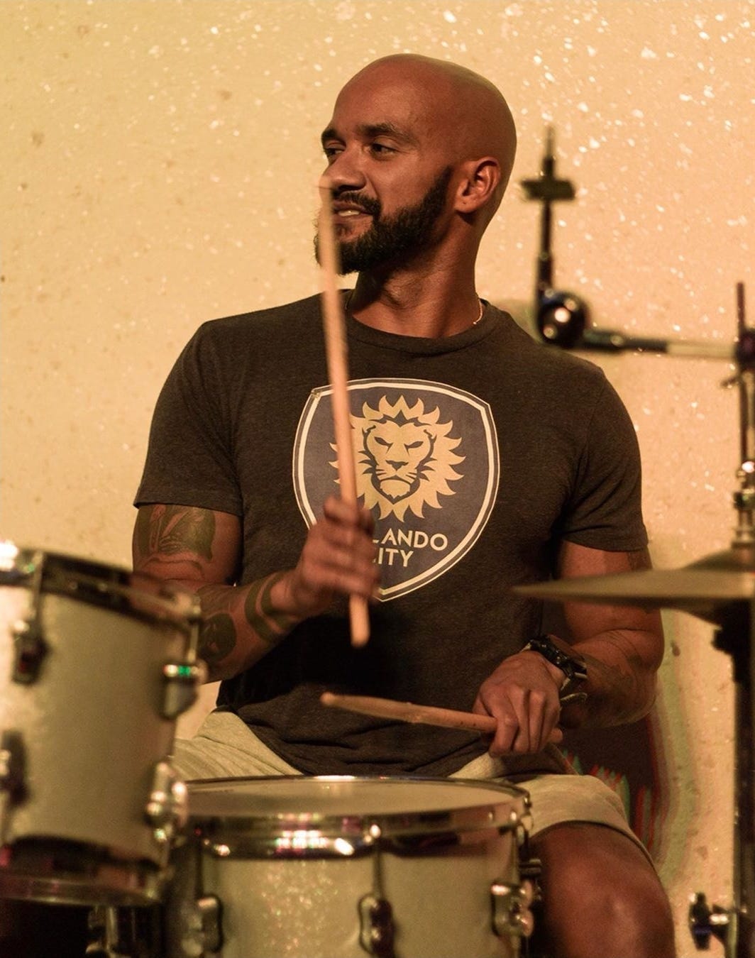 Jonattan drumming