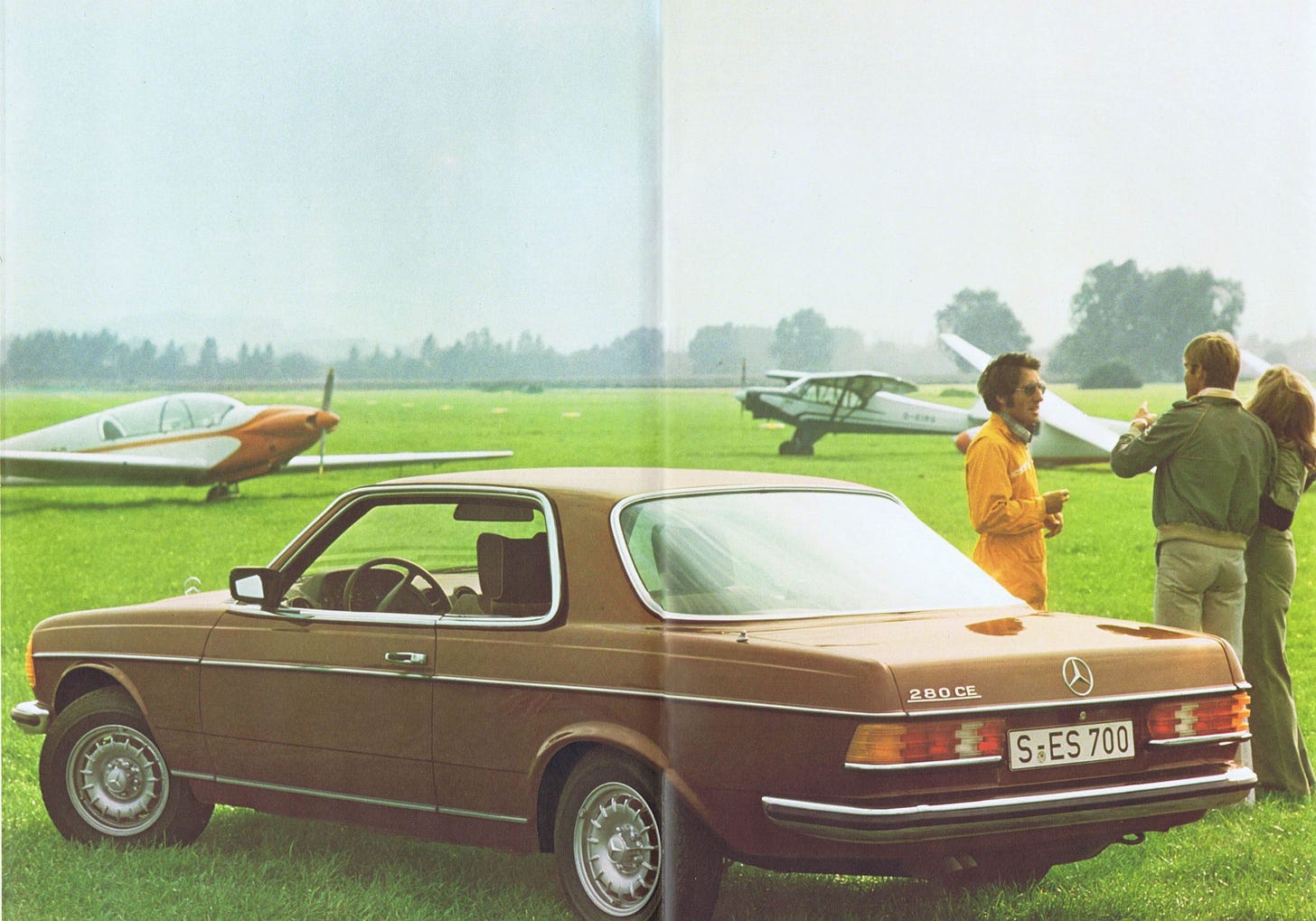 Mercedes W123 Coupe 1977 Brochure Mercedes W123 Coupe 1977 Brochure