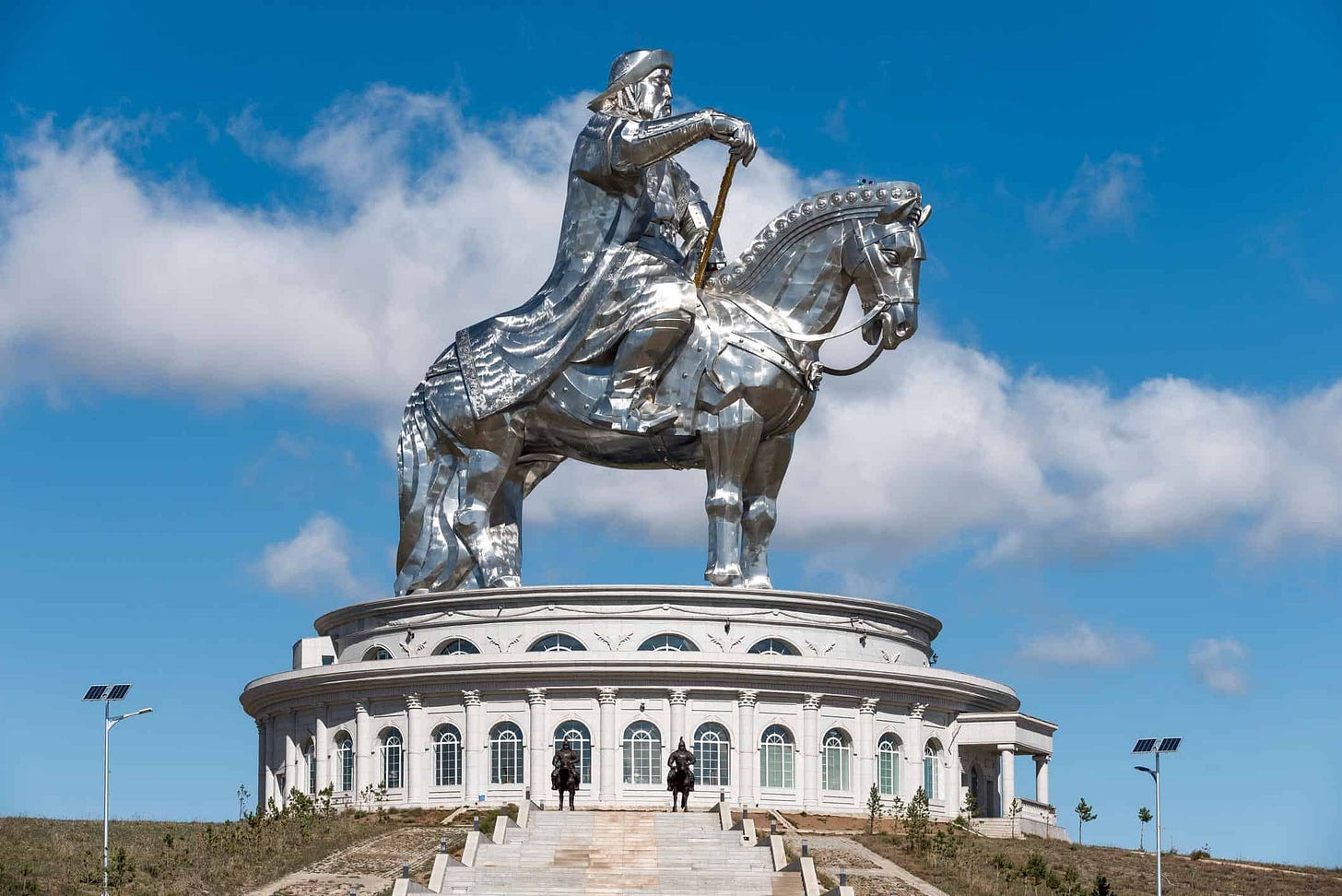 https://mongolia.com.co/wp-content/uploads/2024/06/Reiterstandbild-Horseback-1.jpg