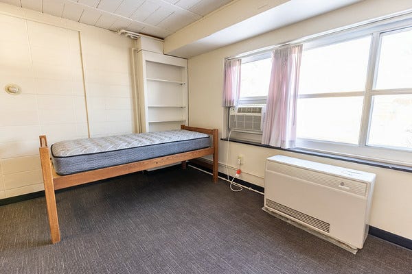 Parklawn Hall | Housing - Division of Student Life | The University of Iowa