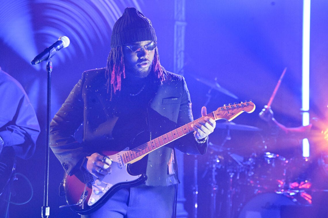 Leon Thomas Performs 'Mutt' Live on 'The Late Show': Watch
