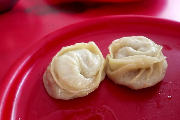 We Went On A Yashwant Place Momo Trail & These Were Our 5 Fa