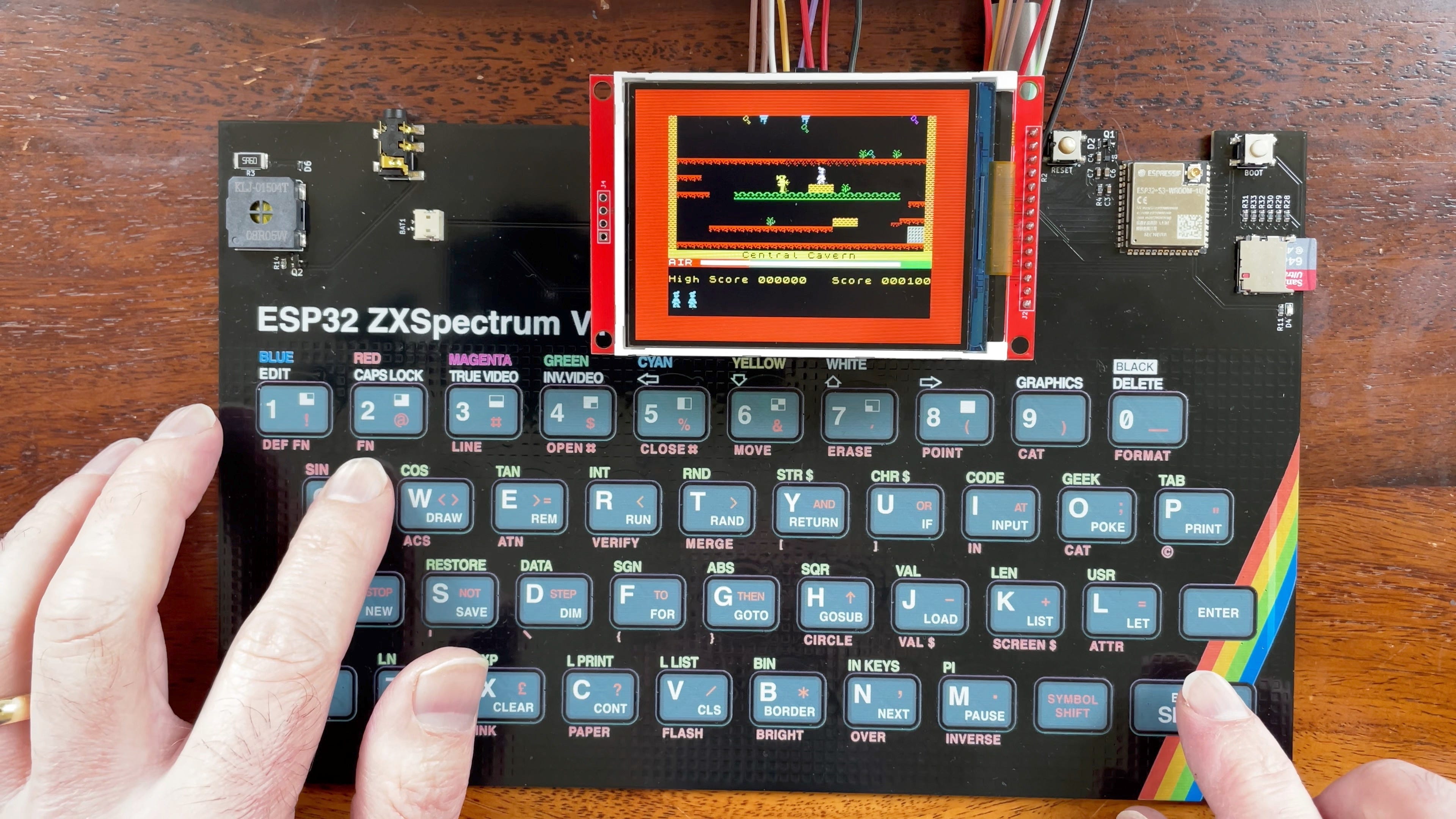 エミページ ESP32-S3 ZX Spectrum - by Chris Greening - atomic14