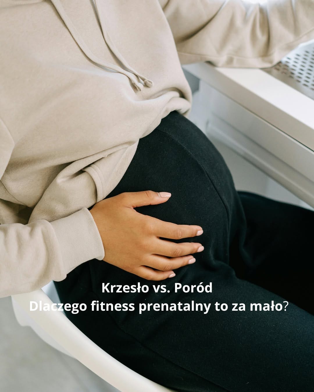 Może być zdjęciem przedstawiającym tekst „m Krzesło vs. Poród Dlaczego fitness prenatalny to za mało?” Może być zdjęciem przedstawiającym tekst „m Krzesło vs. Poród Dlaczego fitness prenatalny to za mało?”