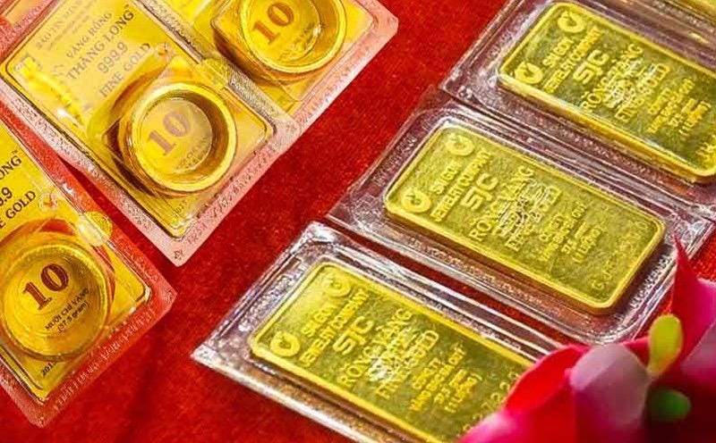 Giá vàng nhẫn tuột dốc mạnh trong phiên 25/11. 
