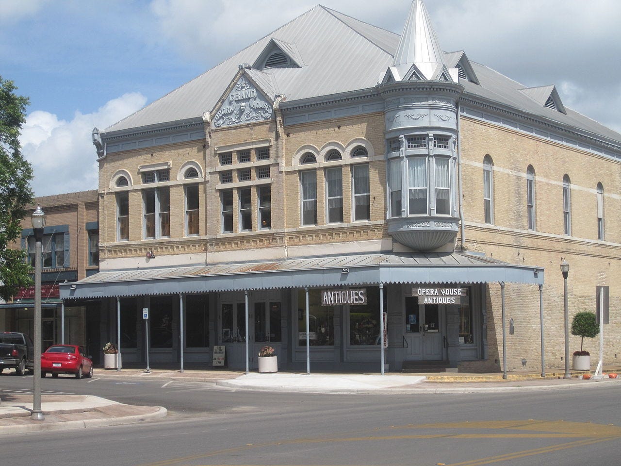 Grand Opera House, Uvalde, TX IMG 4261.JPG Grand Opera House, Uvalde, TX IMG 4261.JPG