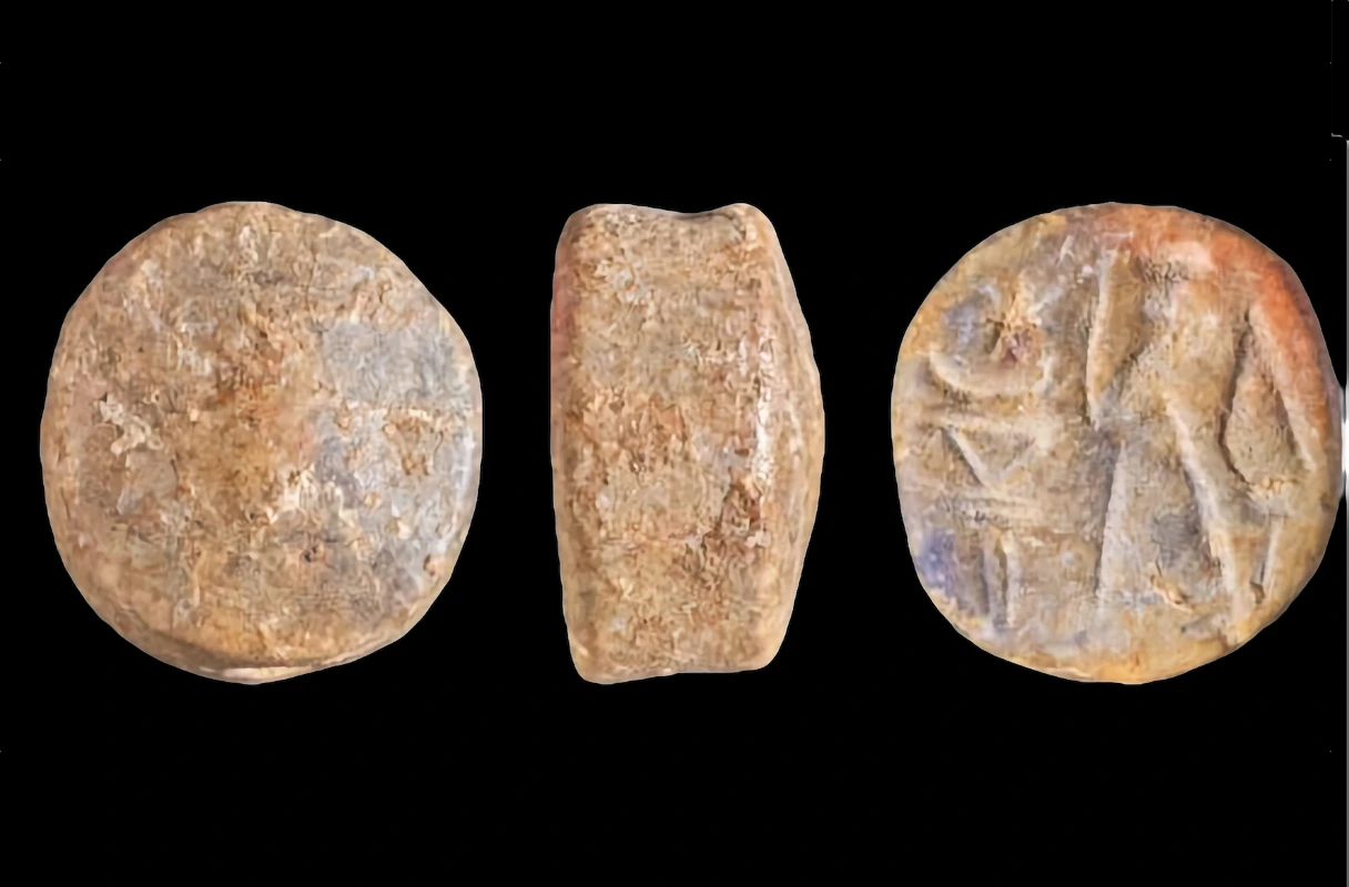 ‘Assyro-Levantine’ stamp seal discovered at Yavne. Credit: Assaf Peretz, Yaakov Shmidov, and Ulrike Zurkinden. ‘Assyro-Levantine’ stamp seal discovered at Yavne. Credit: Assaf Peretz, Yaakov Shmidov, and Ulrike Zurkinden.