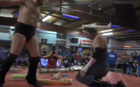 [Screenshot: Viking smashing tubes on McFinnegan]