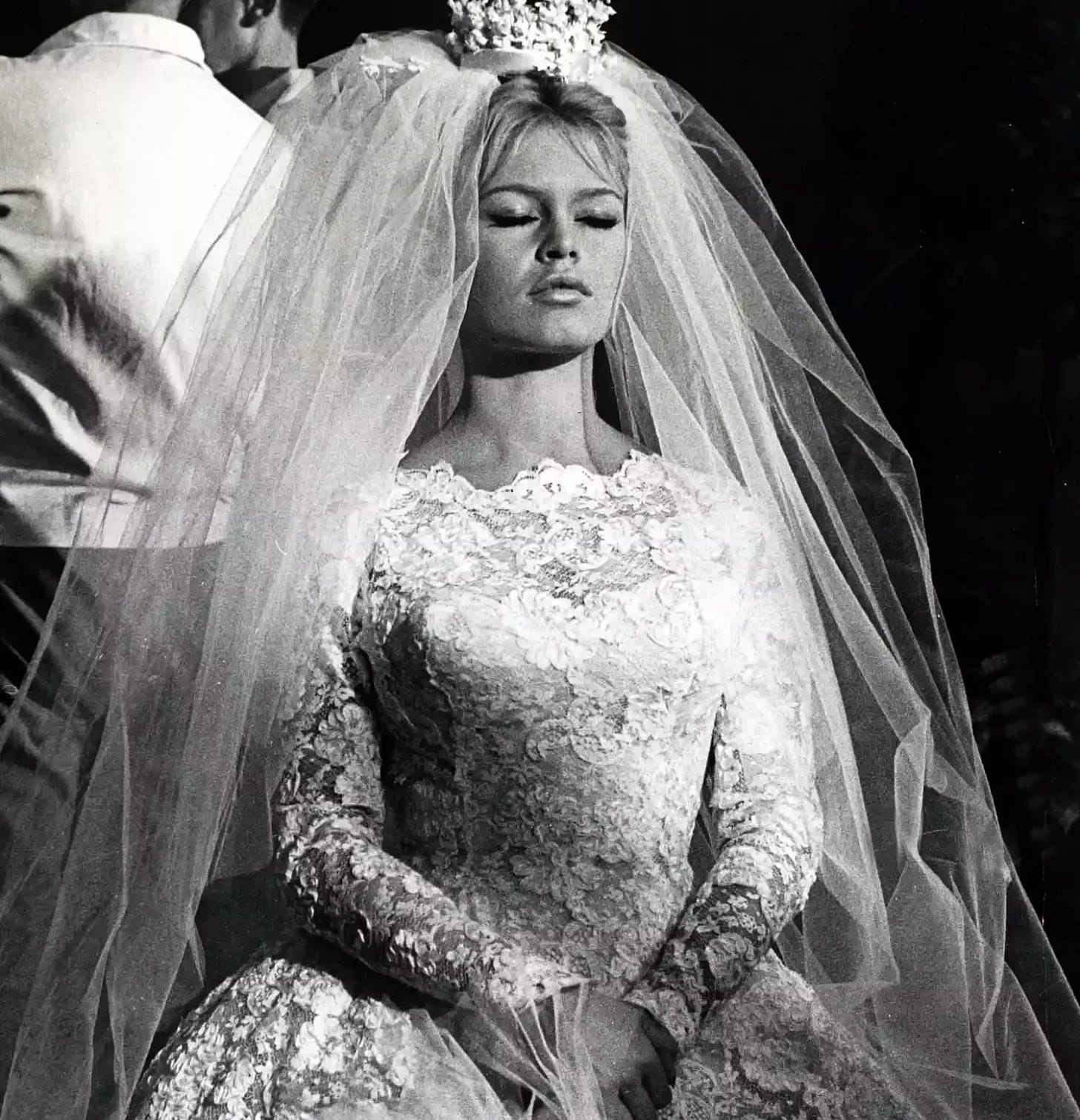 movie-wedding-dresses-come-dance-with-me-brigitte-bardot-0516.jpg