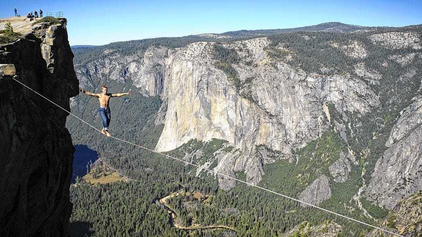 Man walks tightrope 3,000 feet above ground at Yosemite National Park – New  York Daily News