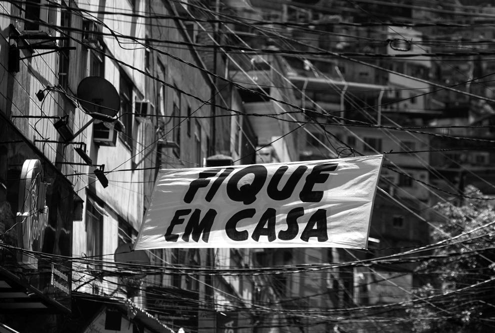 O acervo contempla documentos formais e informais, individuais e coletivos, relacionados às diferentes experiências da Covid-19 no Brasil