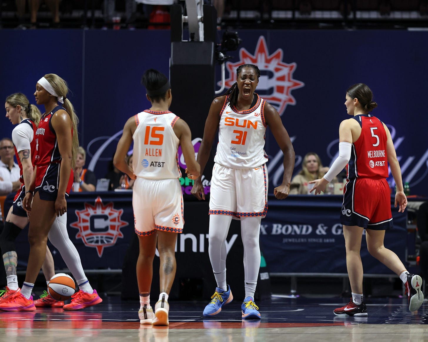 Connecticut Sun Fall to the Washington Mystics in 2025 Home Opener, 90-85