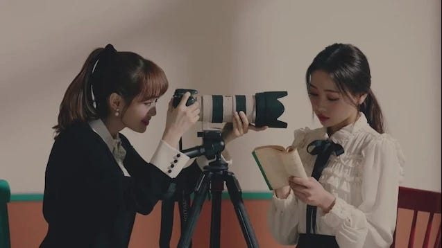 heart attack (이달의 소녀) by chuu from loona k-pop - by sam h