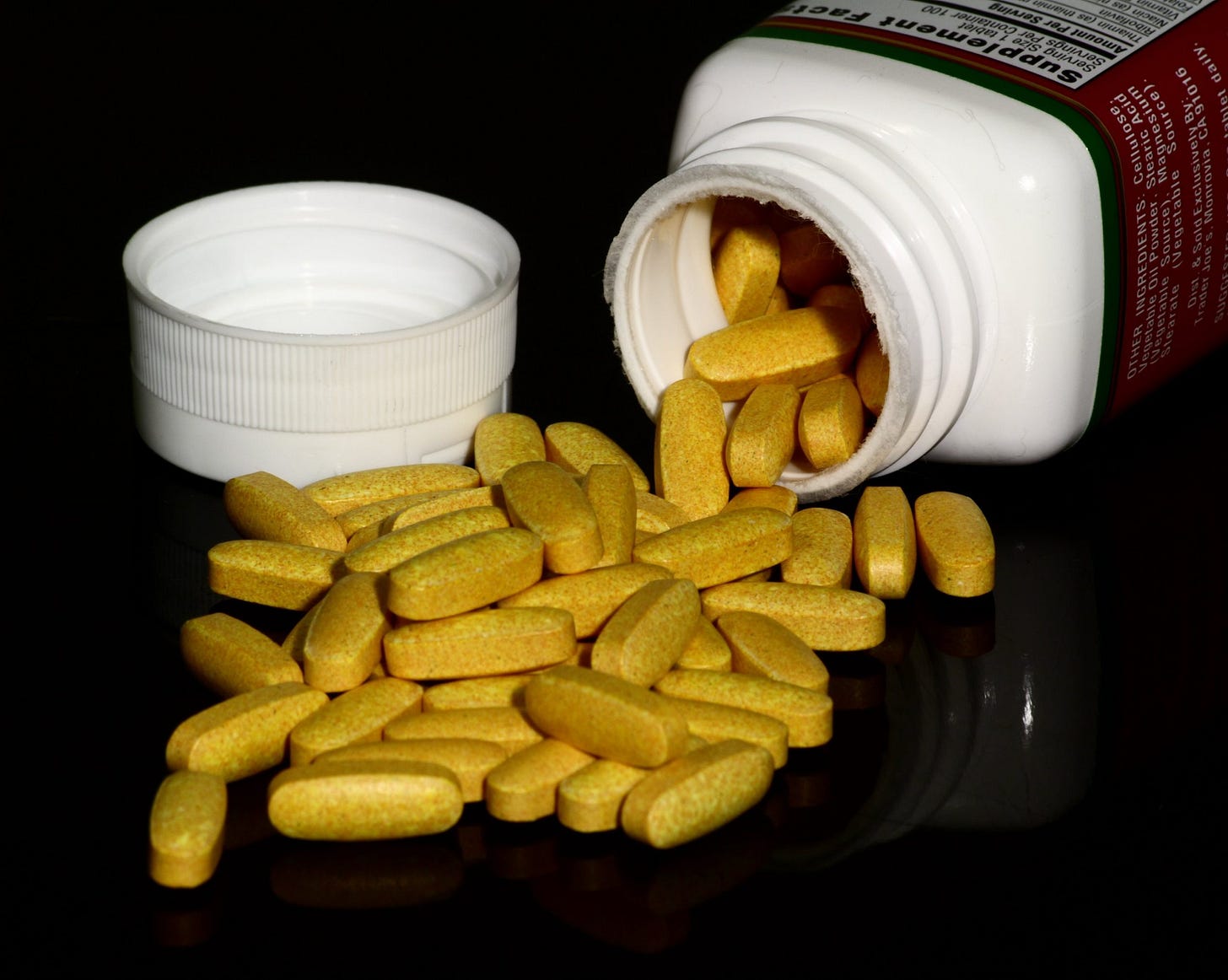 supplements — Ragesoss / CC BY-SA 3.0 (Wikimedia Commons) supplements — Ragesoss / CC BY-SA 3.0 (Wikimedia Commons)