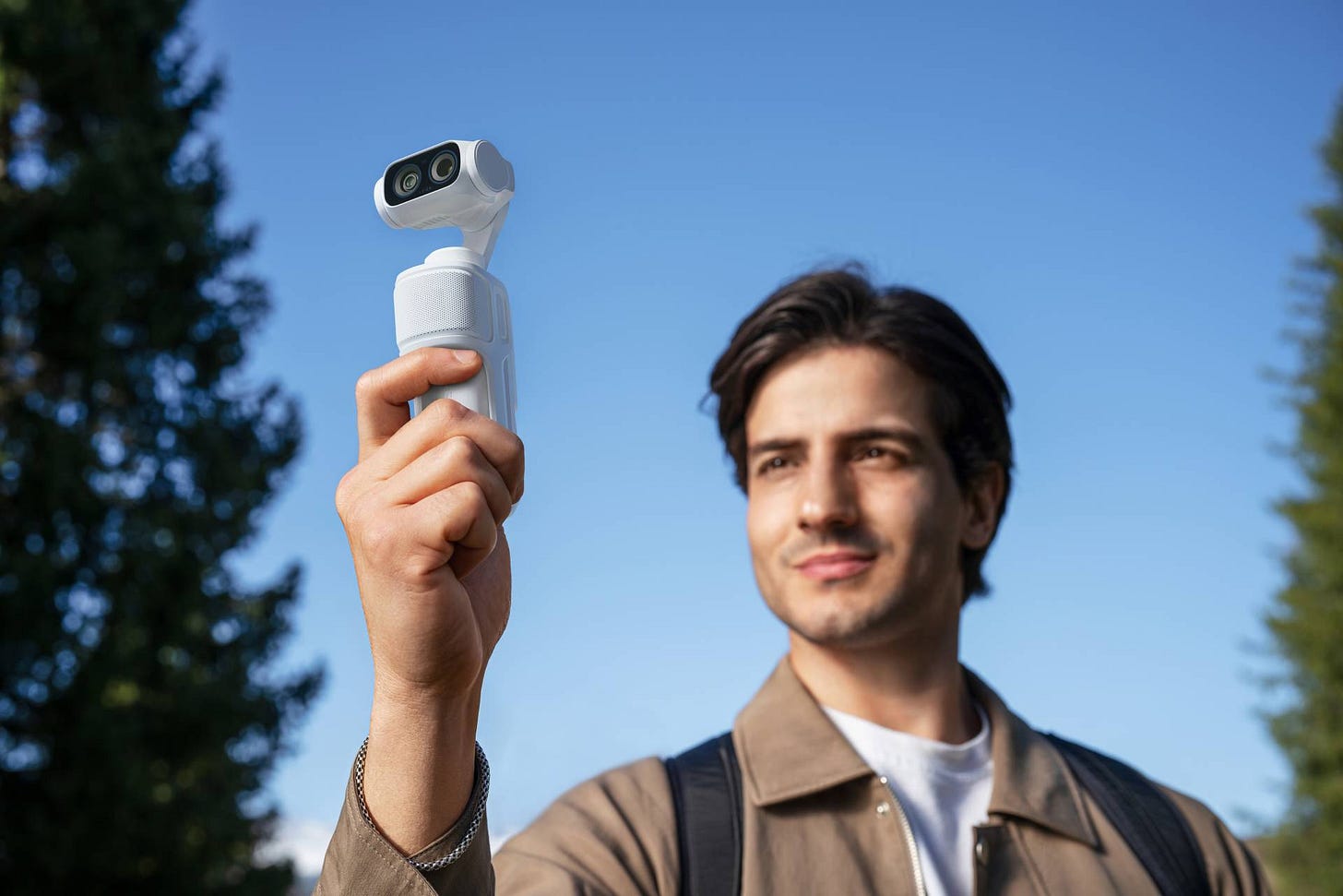 Man using Insta360 Luna Ultra Man using Insta360 Luna Ultra