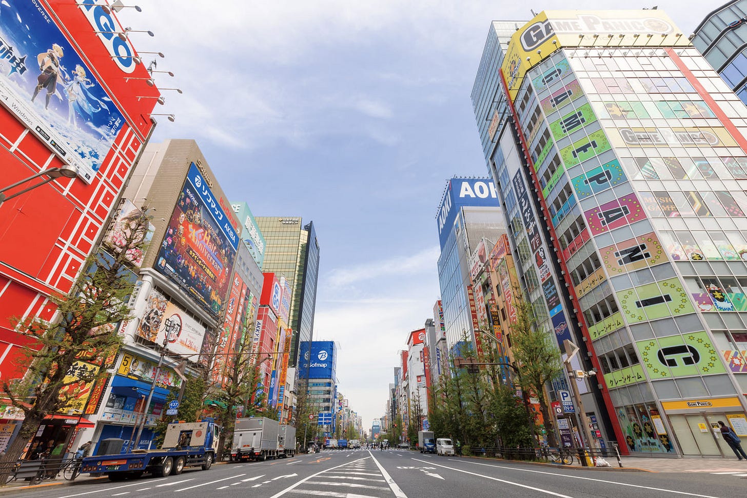 電気街からオタクの聖地へ！「秋葉原」の歴史 – オタスポガイド