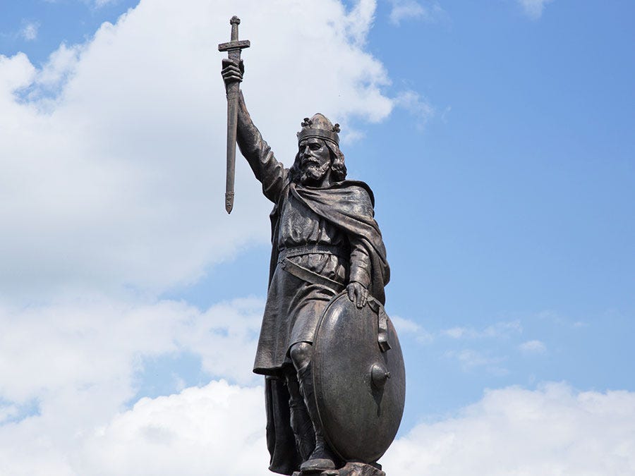 Wessex-King-Alfred-Great-statue-Hampshire-England Wessex-King-Alfred-Great-statue-Hampshire-England