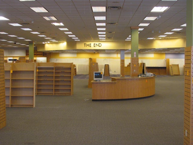 This is a Borders Books & Music in Brea, California. These photos were  taken on April 15, 2011. : r/LiminalSpace