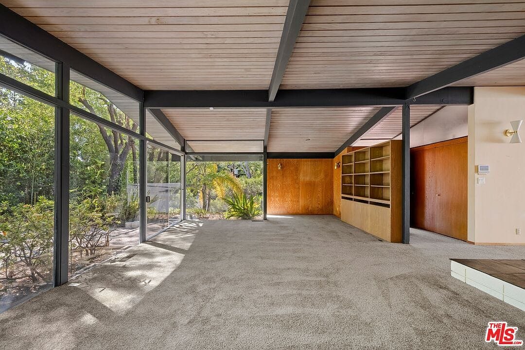 carousel photo #4 (MLS)