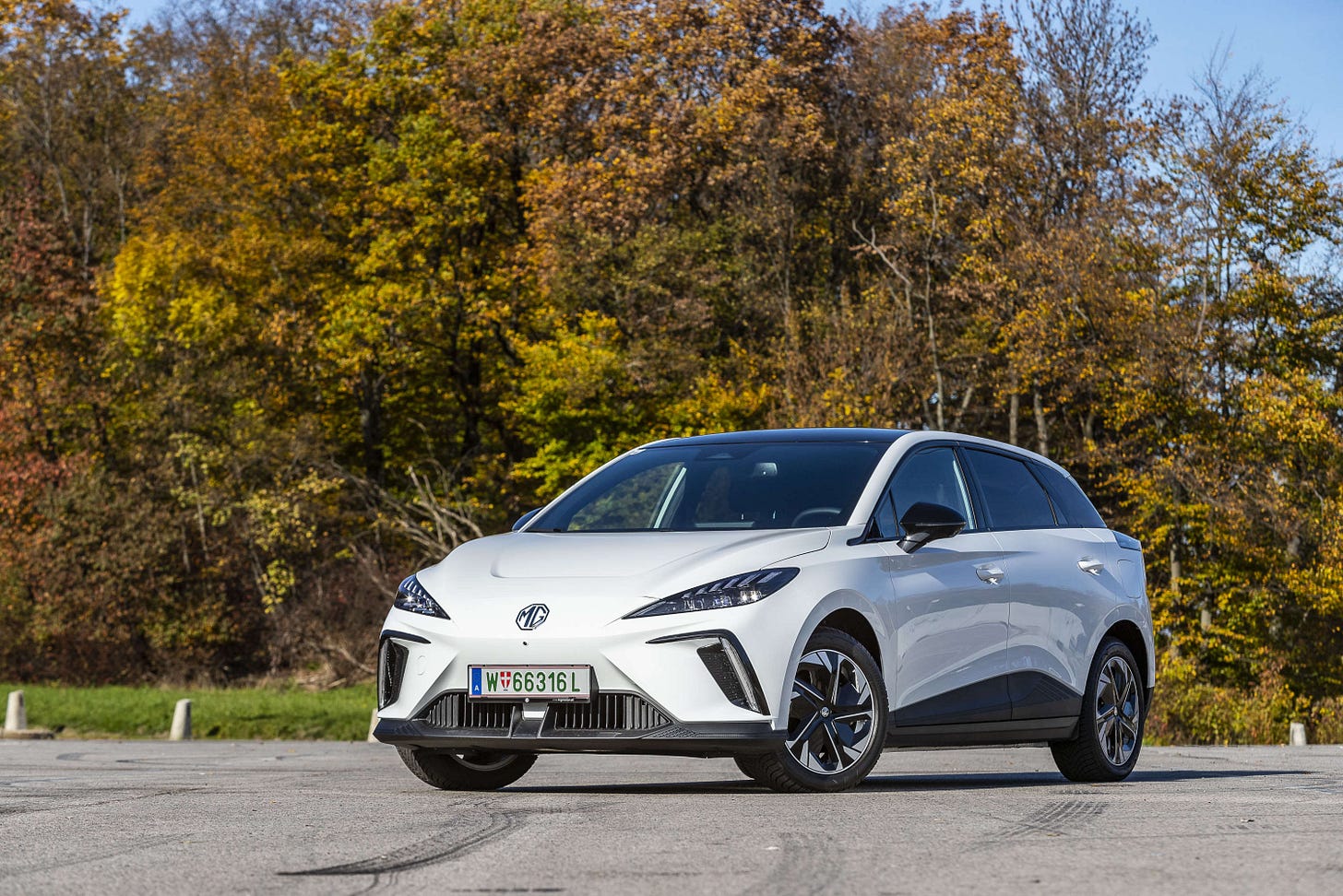 Der MG MG4 Electric Luxury im 1. Test! – autofilou