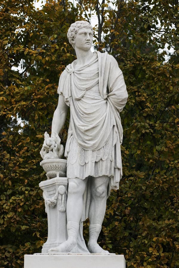 Statue of Mucius Scaevola, a Roman Hero, Schonbrunn Palace in Vienna ...